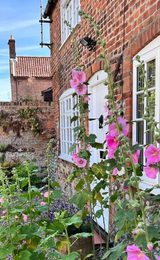 001 8 carpenters cottages holt