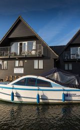 001 barnes brinkcraft day boat hire