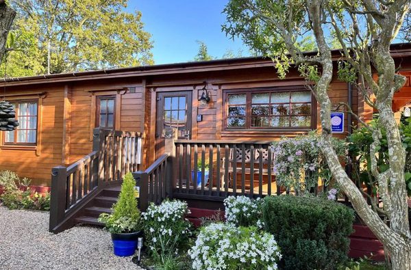 001 cedar springs heacham