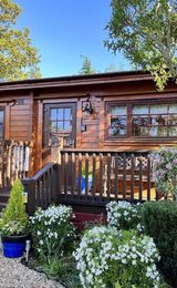 001 cedar springs heacham