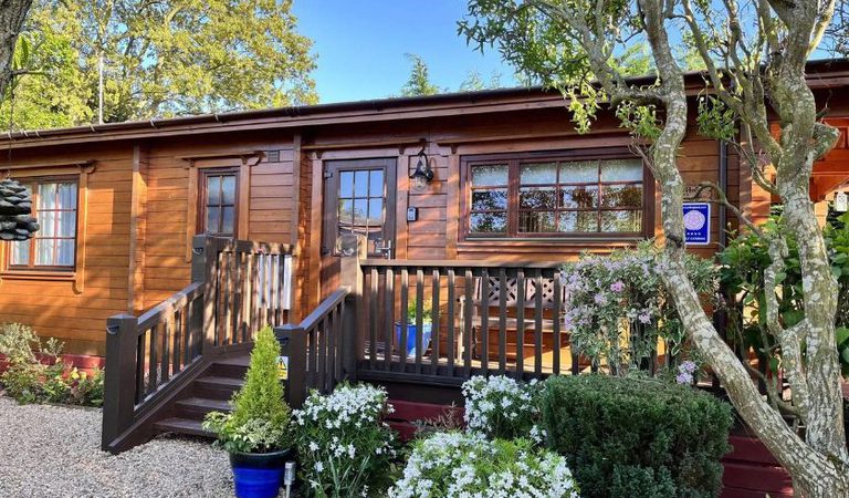 001 cedar springs heacham