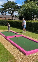 001 eaton park crazy golf and putting