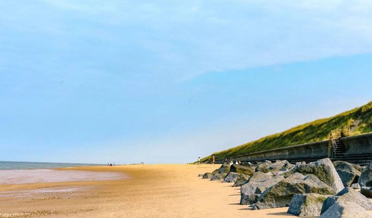 001 golden beach holiday park