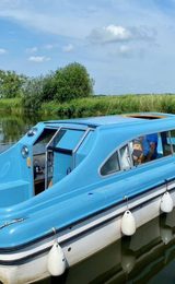 001 martham ferry day boat hire