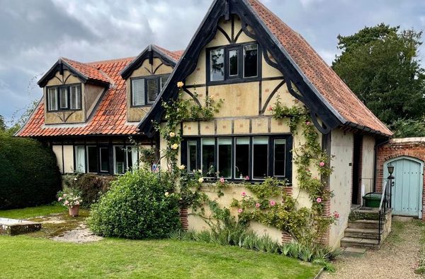 001 moat house at hindringham hall