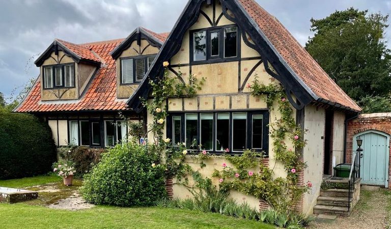 001 moat house at hindringham hall