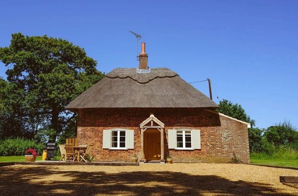 001 new lane cottage worstead estate