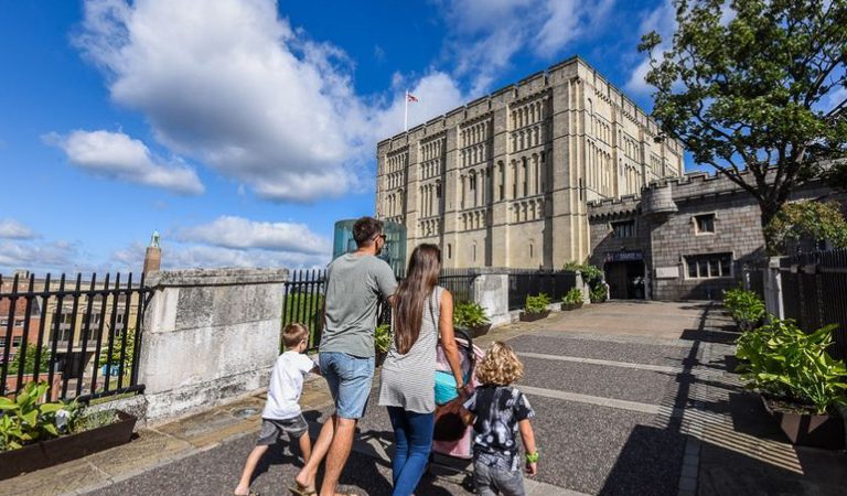 001 norwich castle museum and art gallery