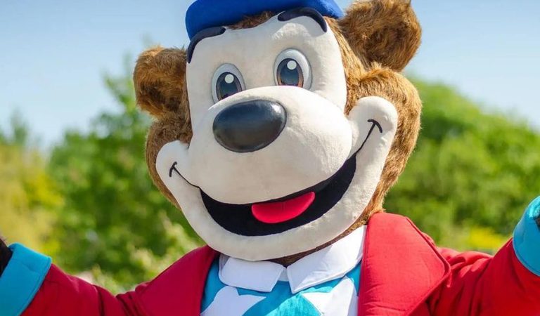 001 pleasurewood hills