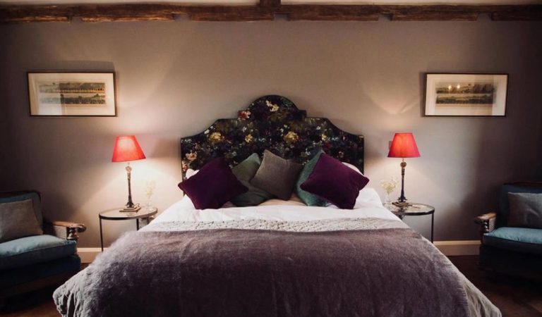 001 the brisley bell accom