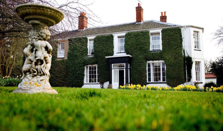 001 the grove cromer