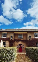 001 the kings head letteringsett