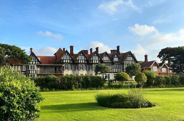 001 the sea marge hotel overstrand