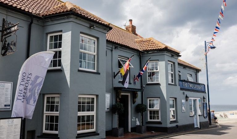 001 the two lifeboats