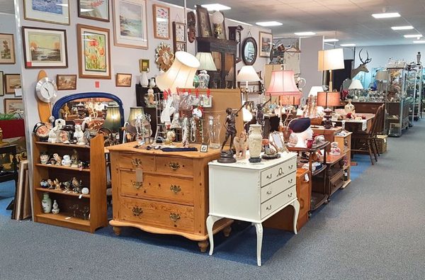 001 the warehouse antiques and collectables