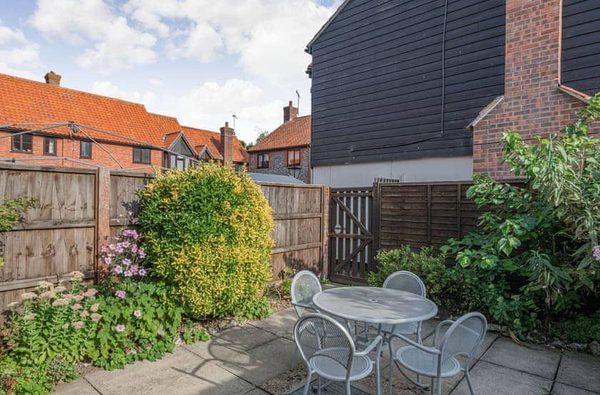 002 nightingale cottage w