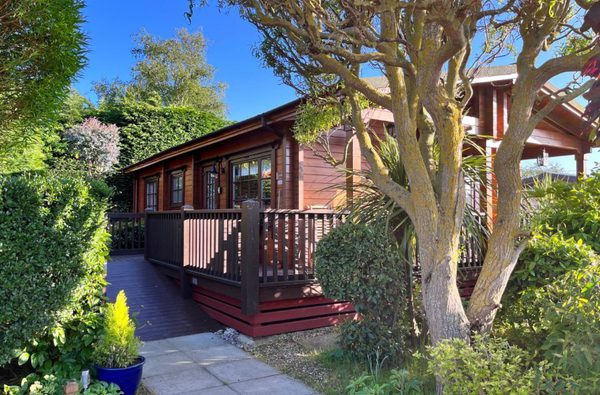 004 cedar springs heacham