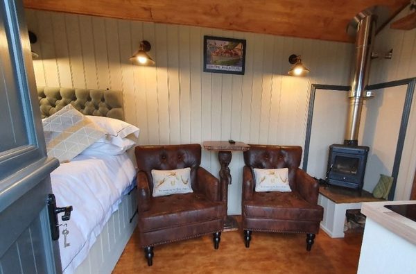 009 briars hut spooner row