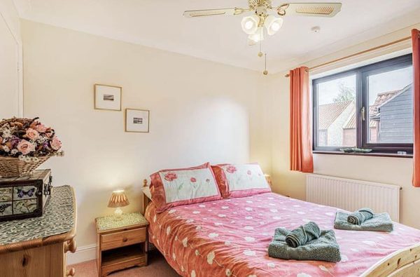 010 nightingale cottage w