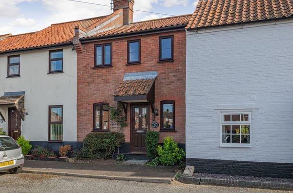 011 nightingale cottage w