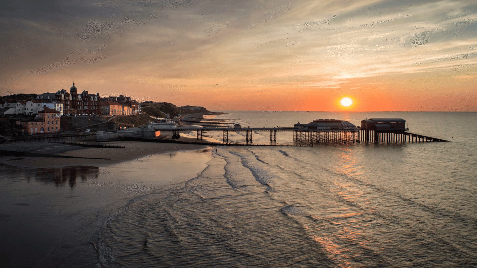 1920 1080 Cromer beach and pier 2