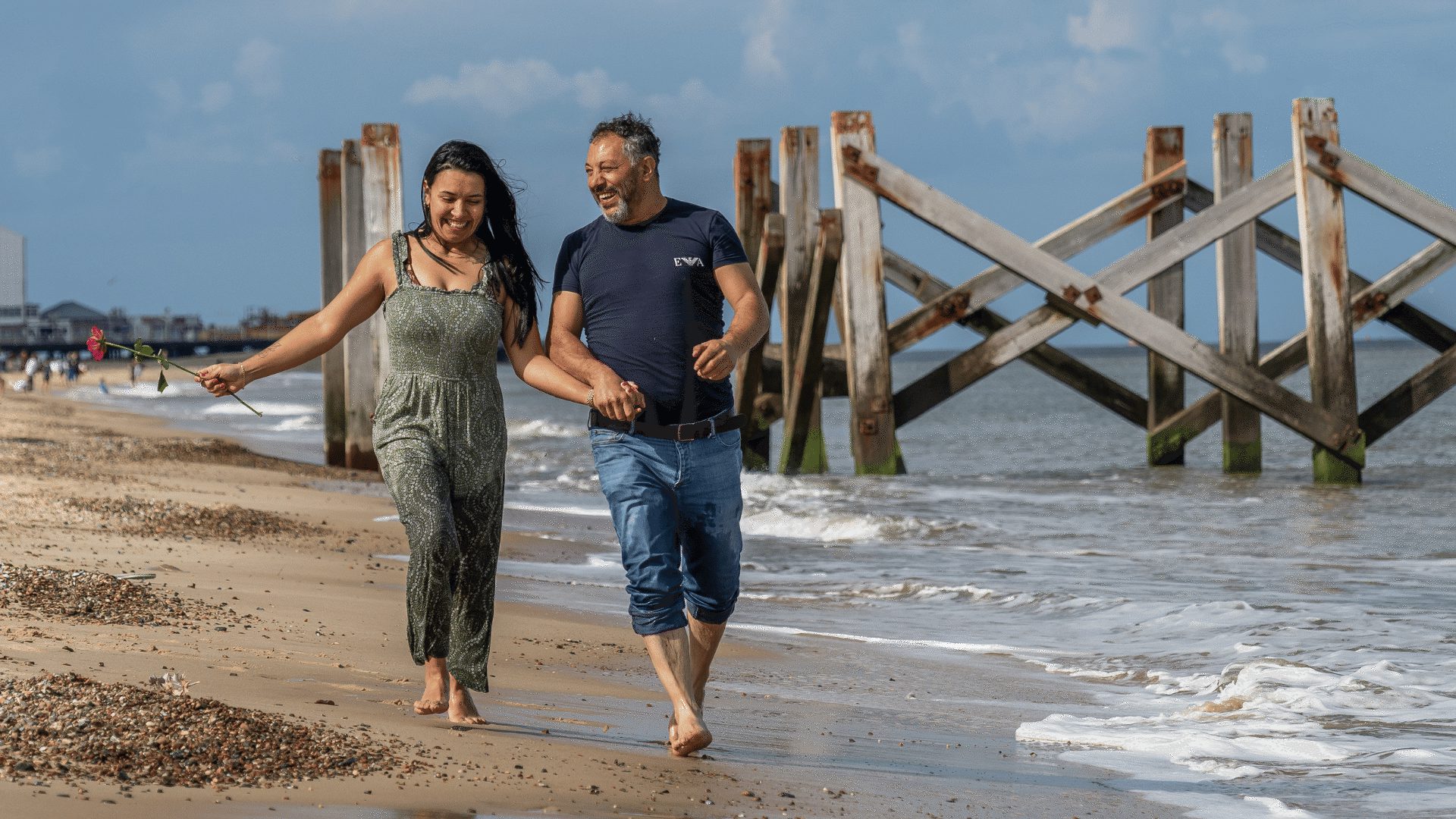 1920 1080 Great Yarmouth beach Asian couple