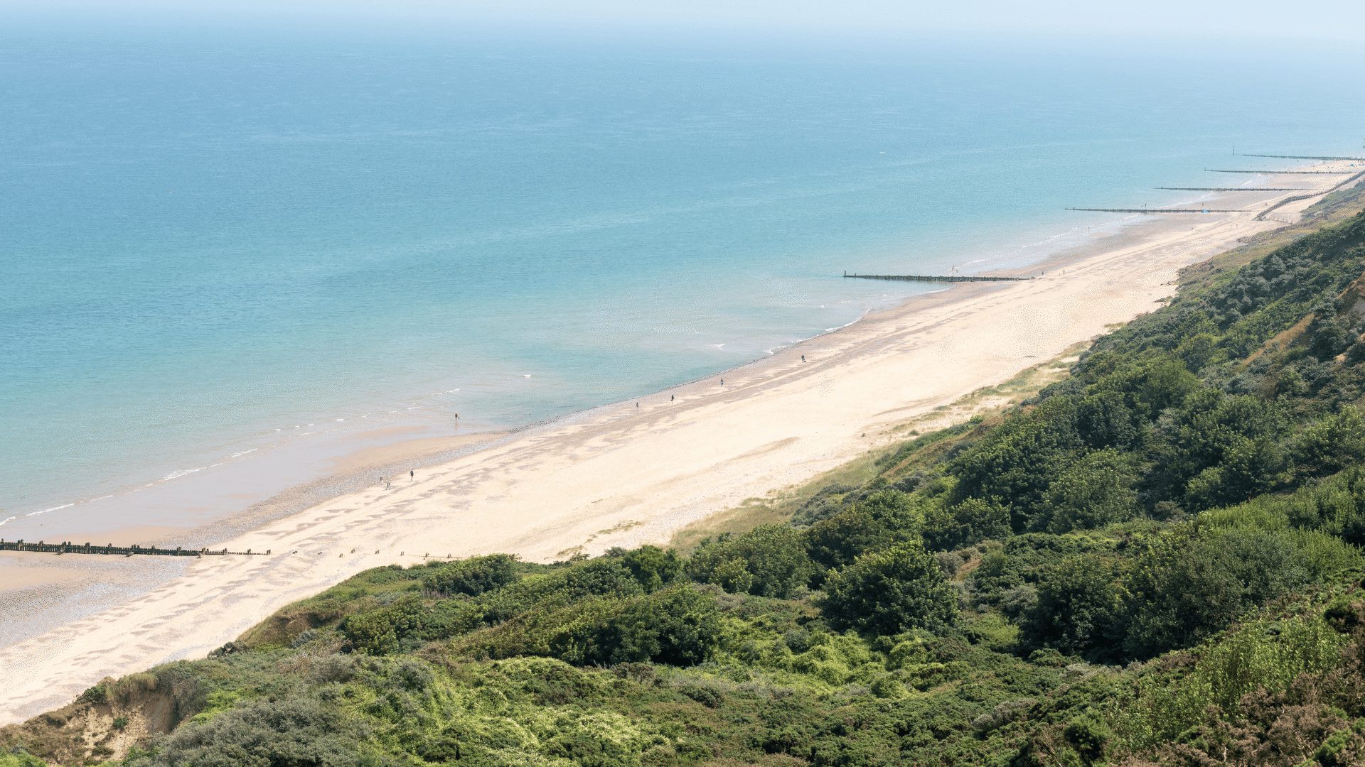 1920 1080 Overstrand beach 3