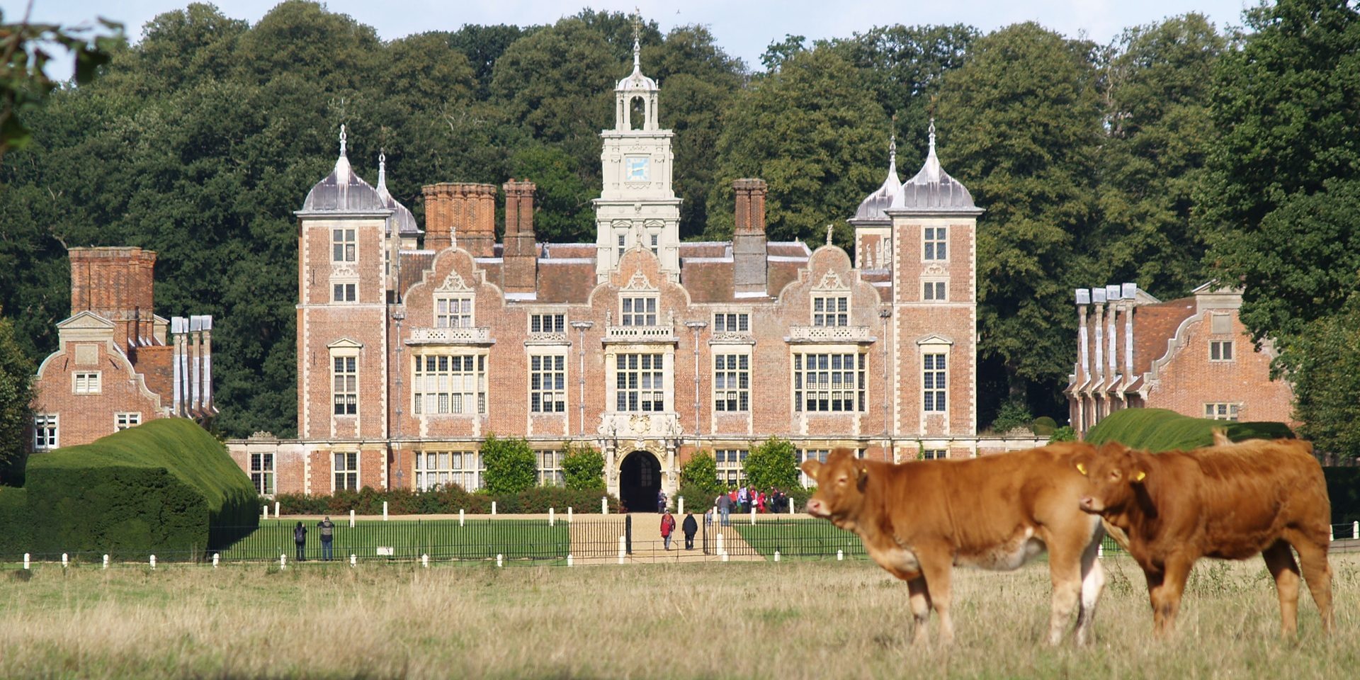 1920 900 Blickling front 3